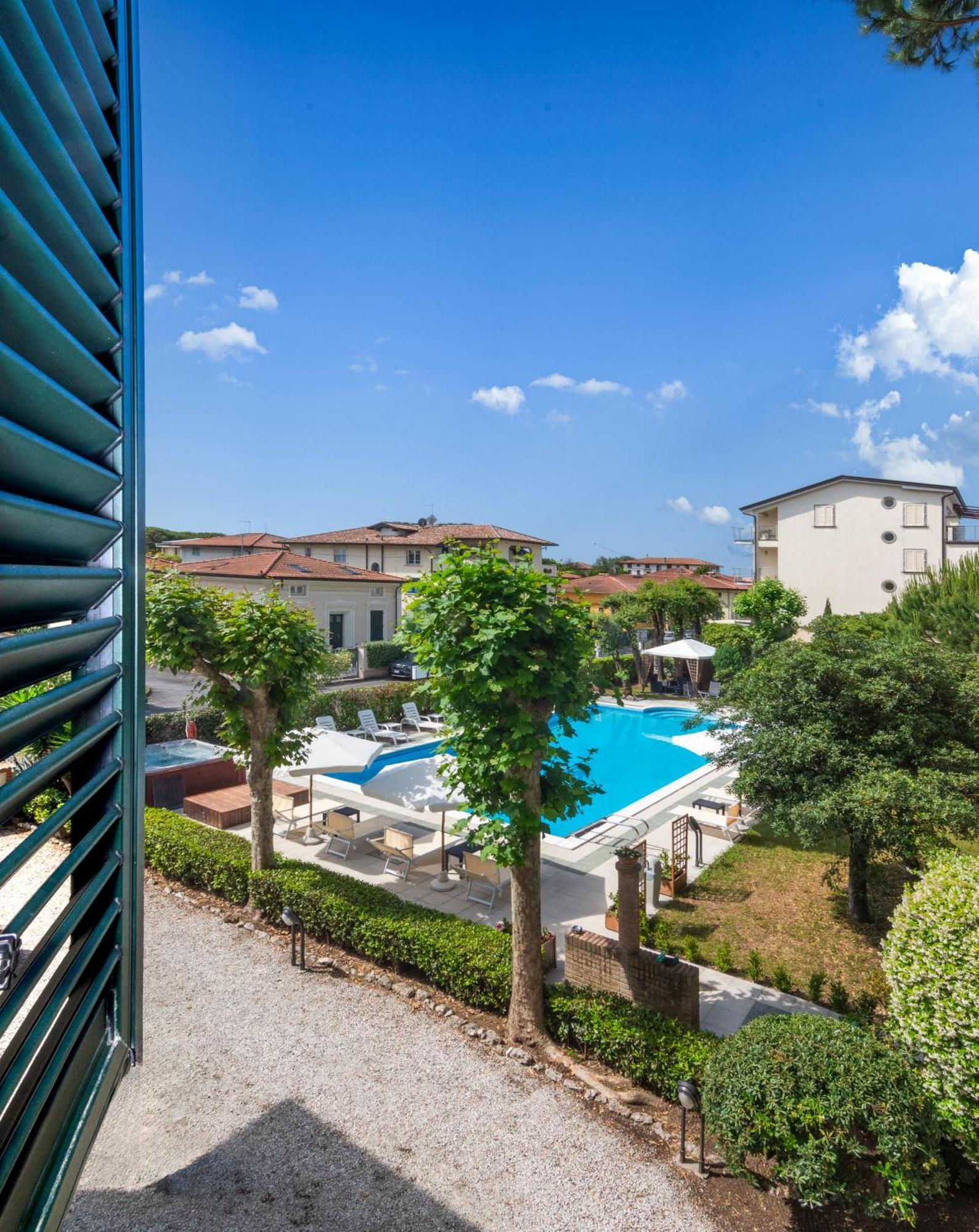 Hotel Apuana Marina di Pietrasanta Extérieur photo